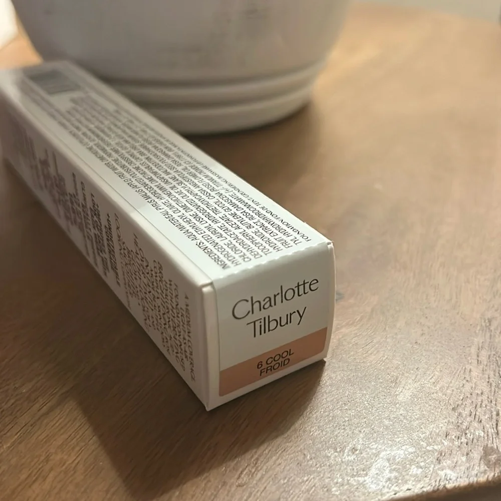 (B19) CHARLOTTE TILBURY BEAUTIFUL SKIN FOUNDATION-6 COOL FROID NIB